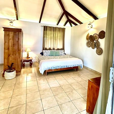 O'Coco Bungalow- Breathtaking Waterfront Views, Endless Memories Paea Eksteriør bilde